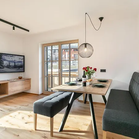 Haus Tauernblick 3 Und 4 아파트